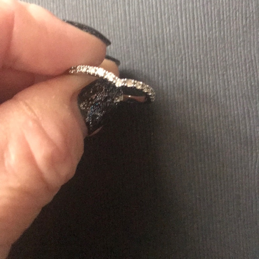 Angl diamond like ring